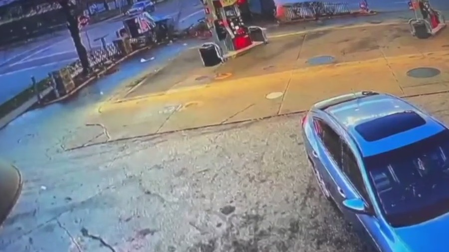 Surveillance video, Milwaukee crash, 37th and North